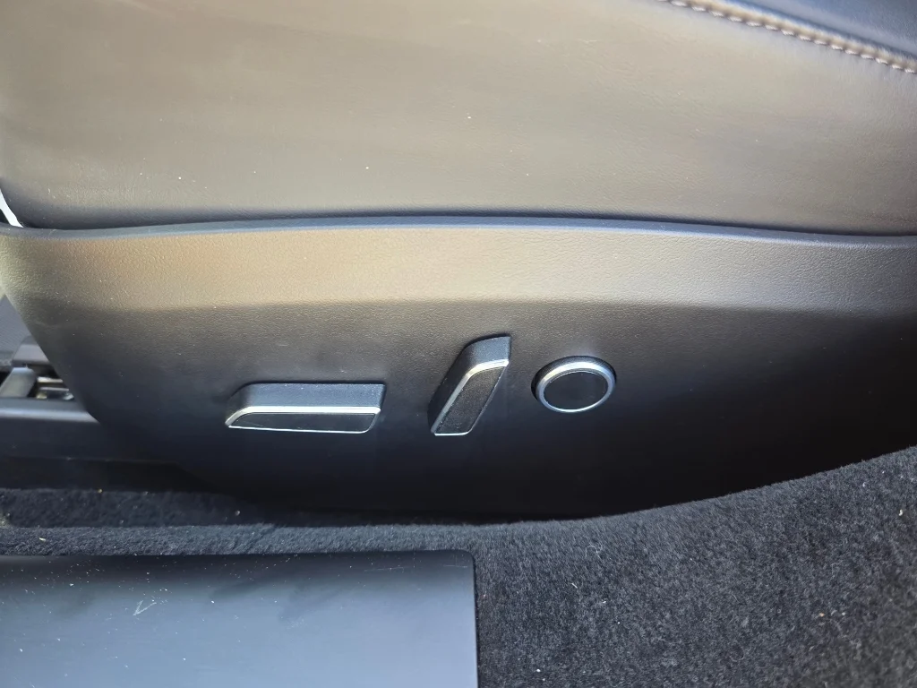Used 2023 BLACK Tesla Plaid image 15