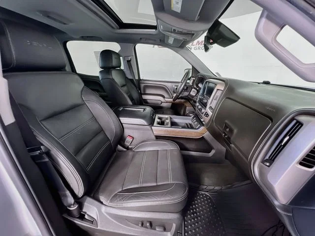 Used 2018 Silver GMC Denali image 41