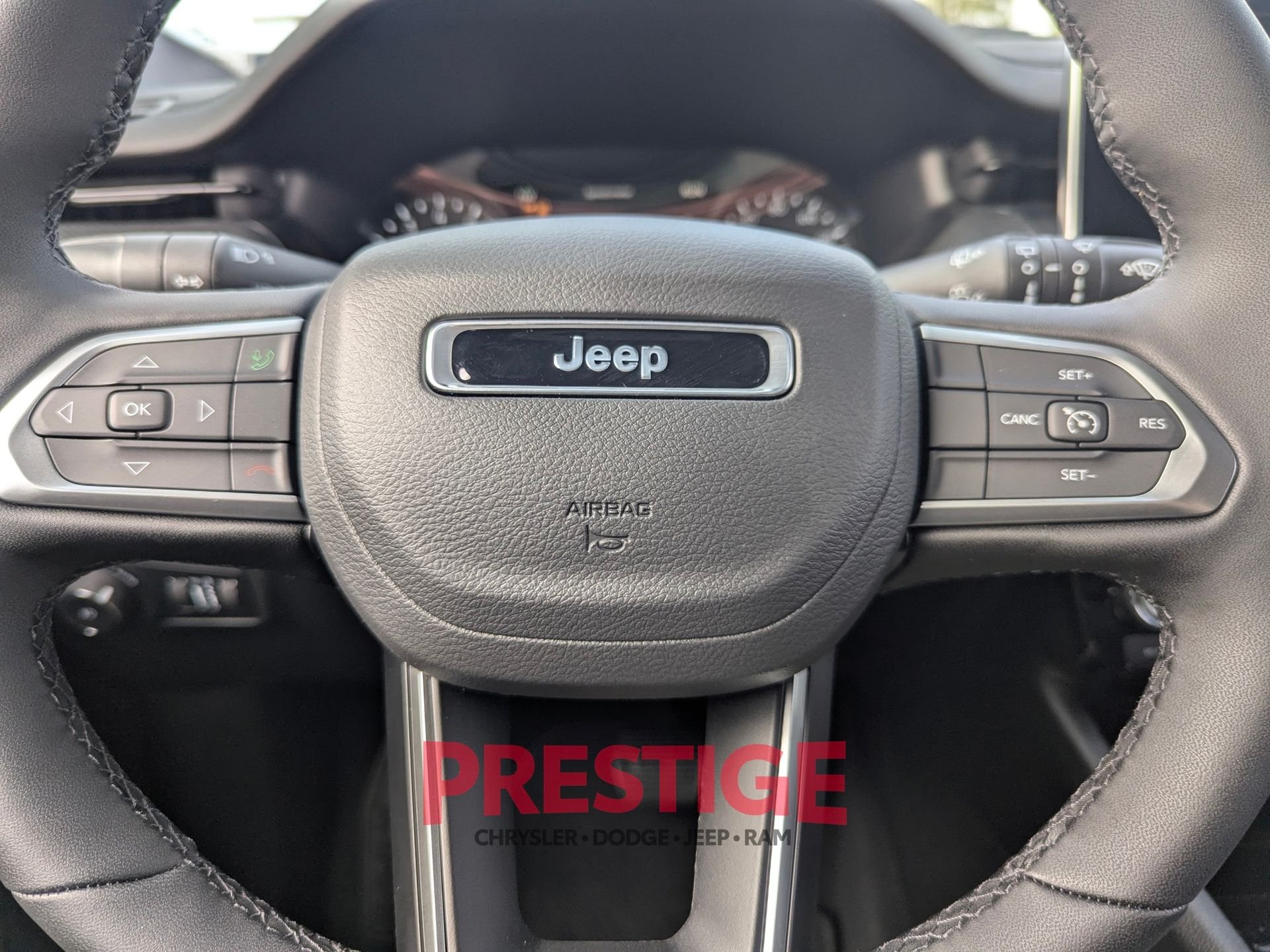 New 2026 Bright White Clear-Coat Exterior Paint Jeep Latitude image 12