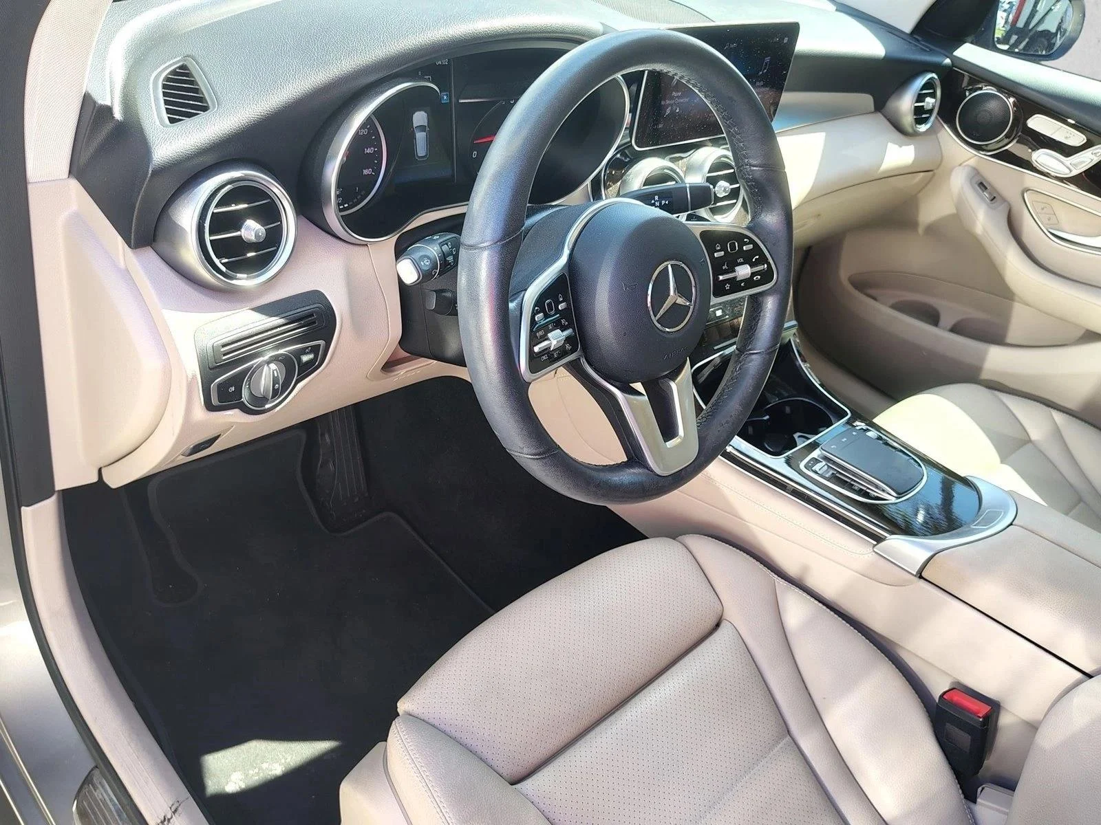 Used 2020 Mojave Silver Metallic Mercedes-Benz GLC 300 image 2