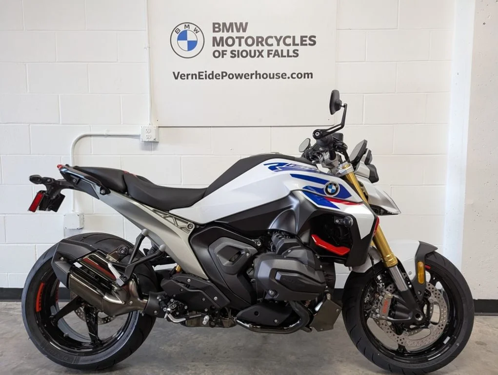 New 2026 LIGHT WHITE BMW 1300 R Performance image 1