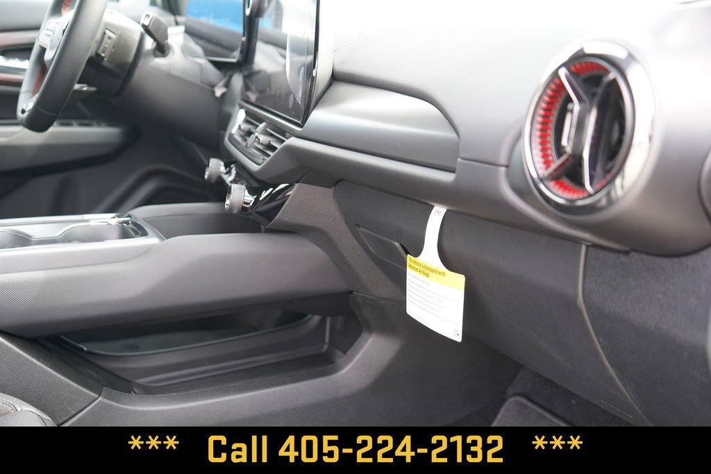 2025 Chevrolet Equinox EV RS - Photo 21
