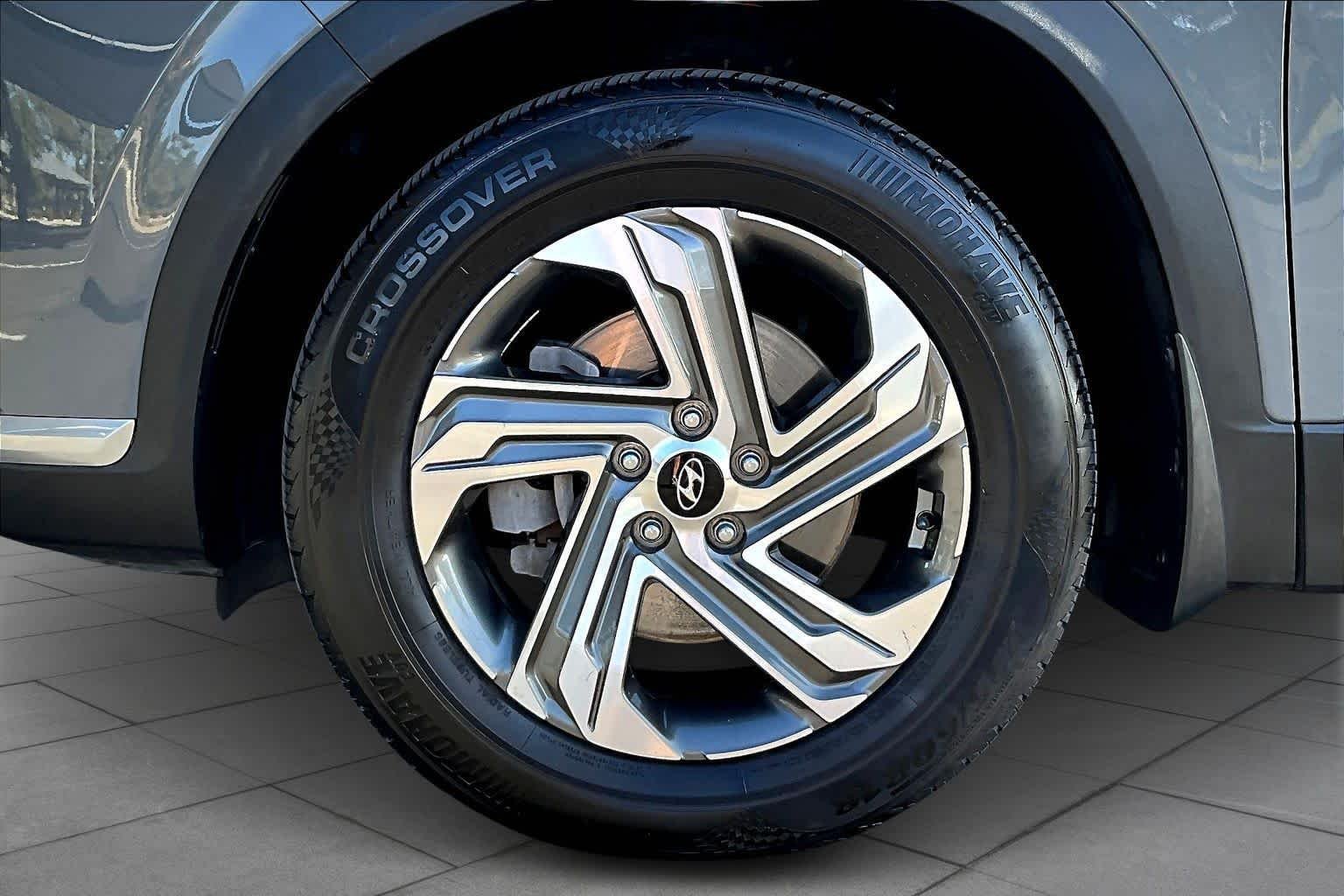 Used 2021 Hampton Gray Hyundai SEL image 11