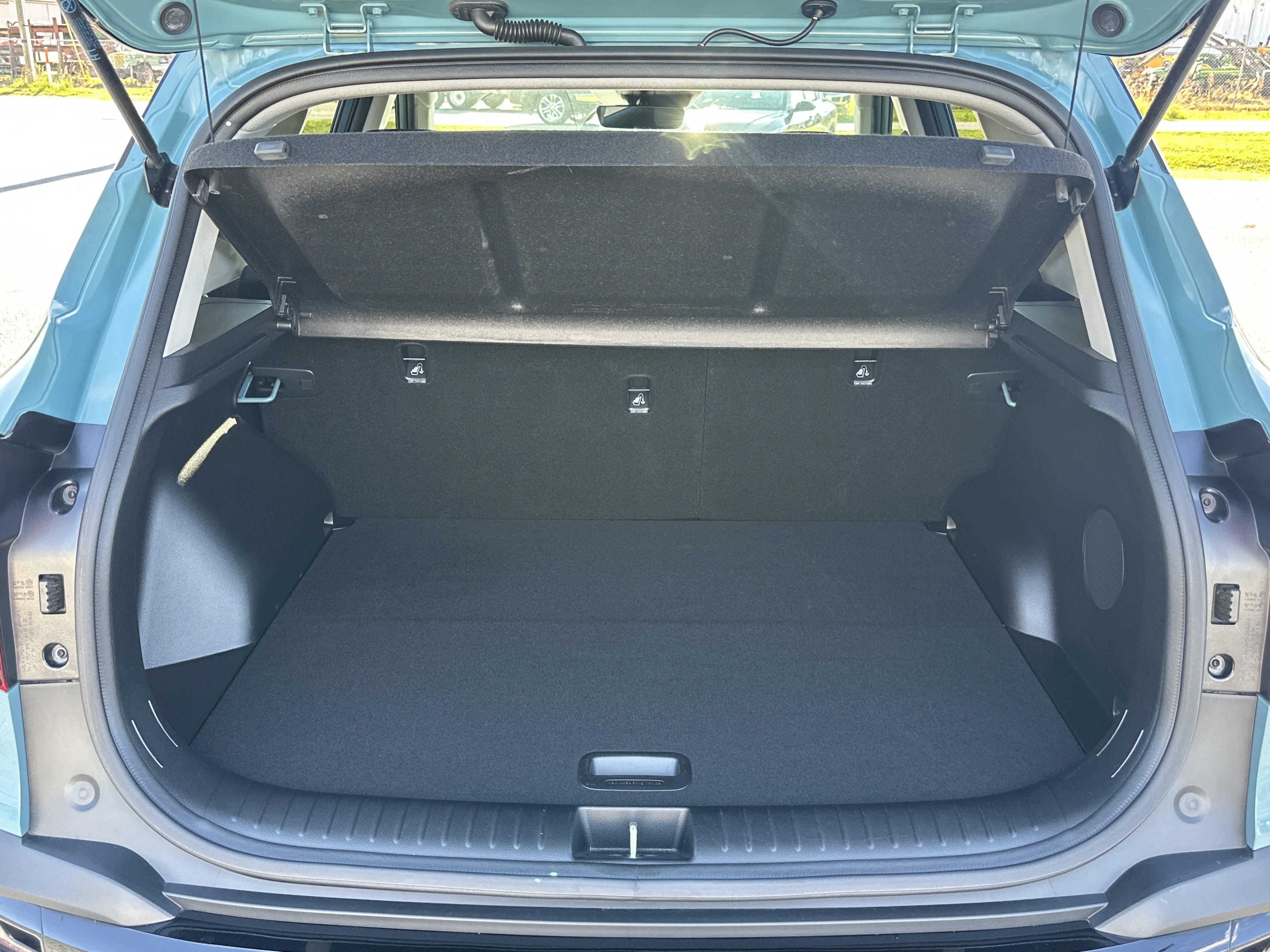 Used 2024 Pluton Blue/Black Roof Kia SX image 19
