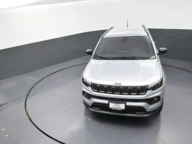 New 2026 Silver Zynith Metallic Clear-Coat Exterior Paint Jeep Latitude image 13