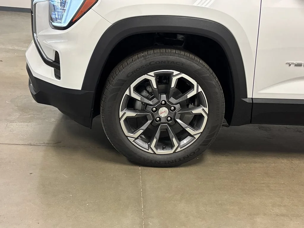 New 2027 Summit White GMC Elevation image 8