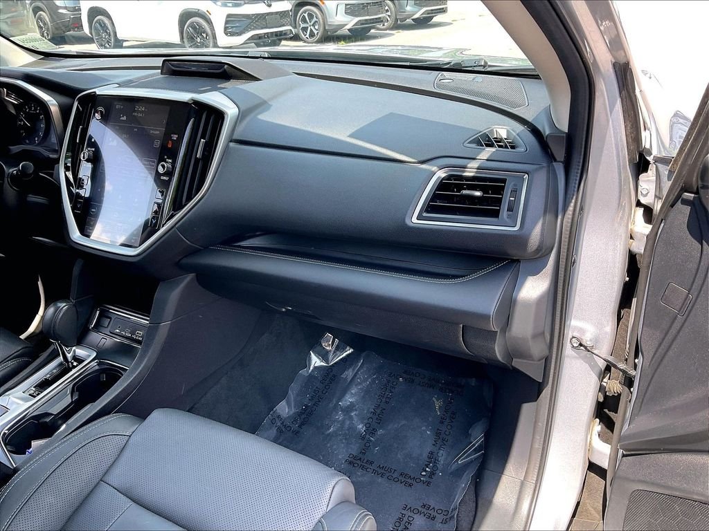 Used 2023 Ice Silver Metallic Subaru Limited image 12