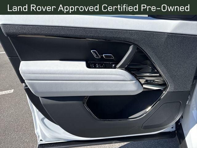 Certified Used 2026 Fuji White Land Rover SE image 13