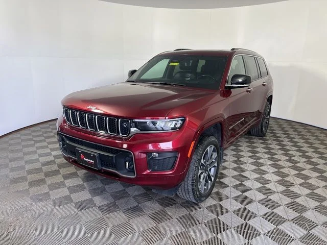 Used 2023 Red Jeep Overland image 3