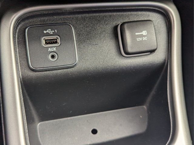 Used 2021 White Jeep Latitude image 26