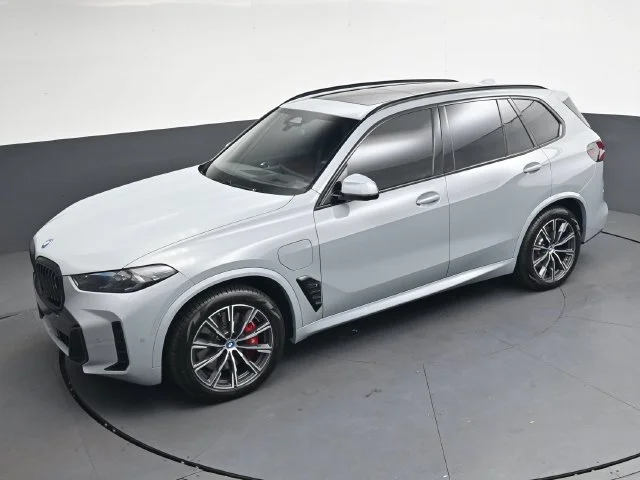 Used 2024 Gray BMW xDrive50e image 28