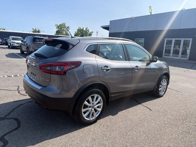 Used 2022 Gray Nissan SV image 5