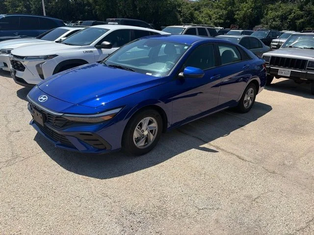 2024 Hyundai Elantra SE