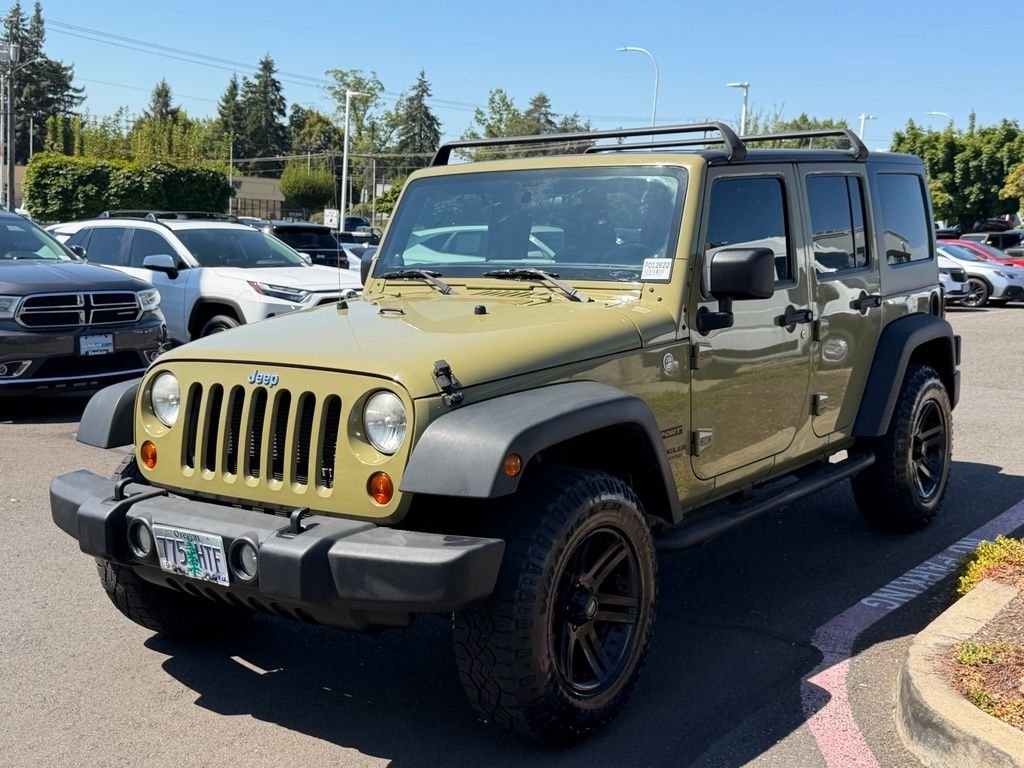 Used 2013 Commando Green Jeep Unlimited Sport image 3