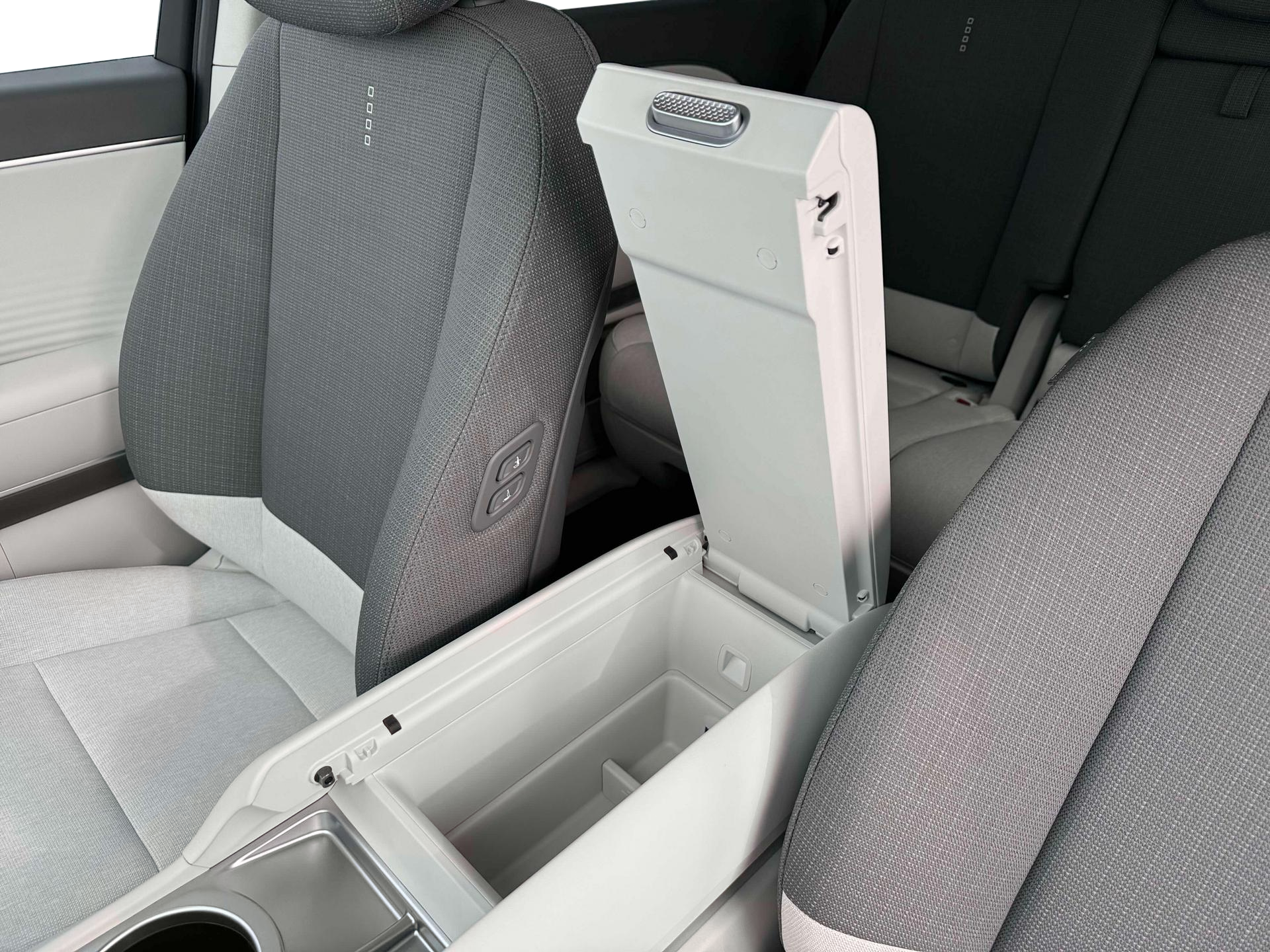 New 2026 Gray Hyundai SE image 18