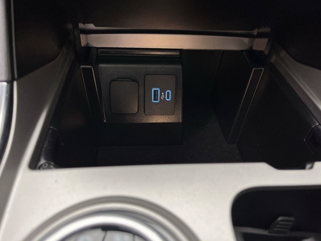 Used 2023 Agate Black Ford XLT image 26