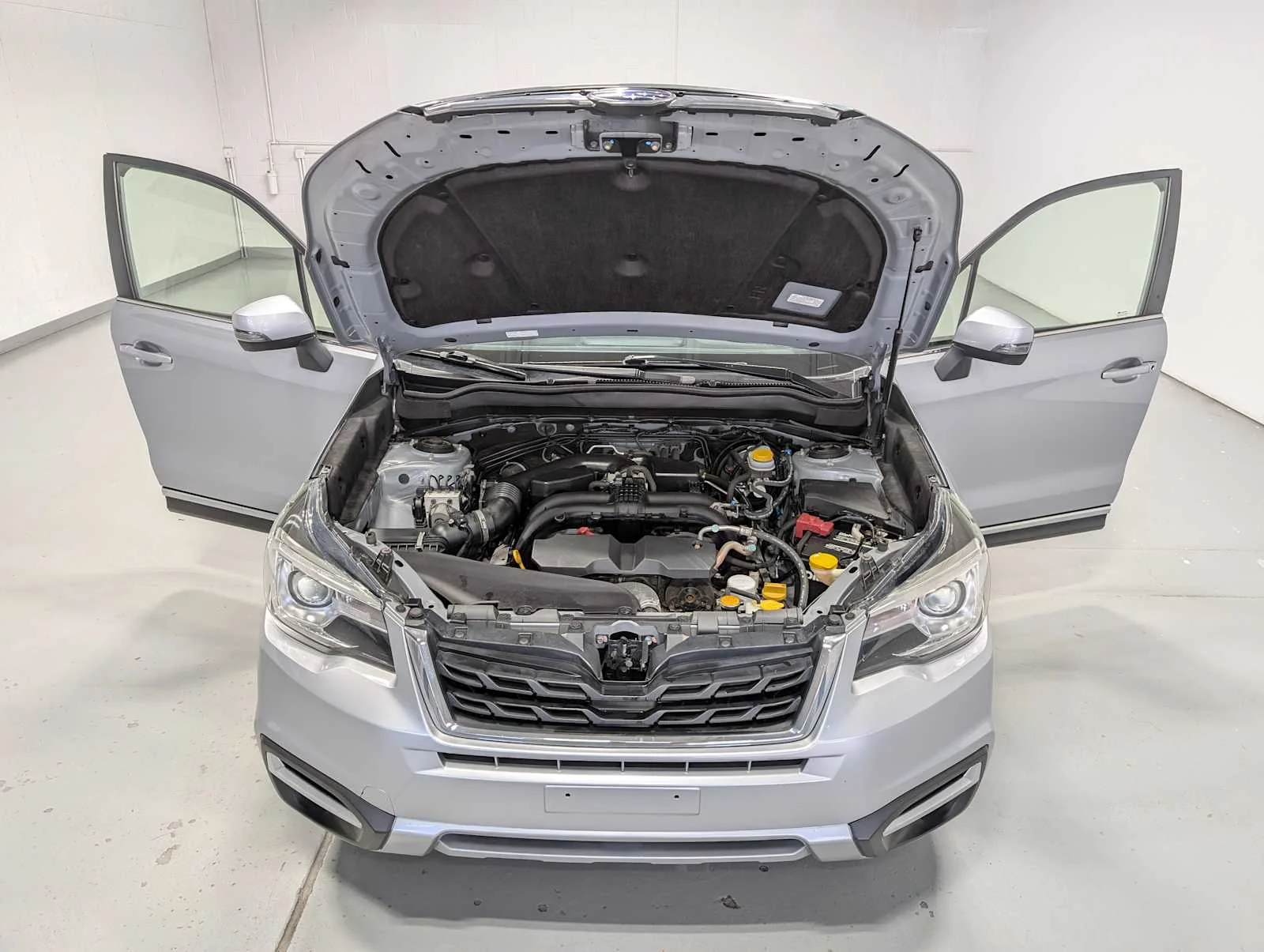 Used 2017 Ice Silver Metallic Subaru Touring image 13