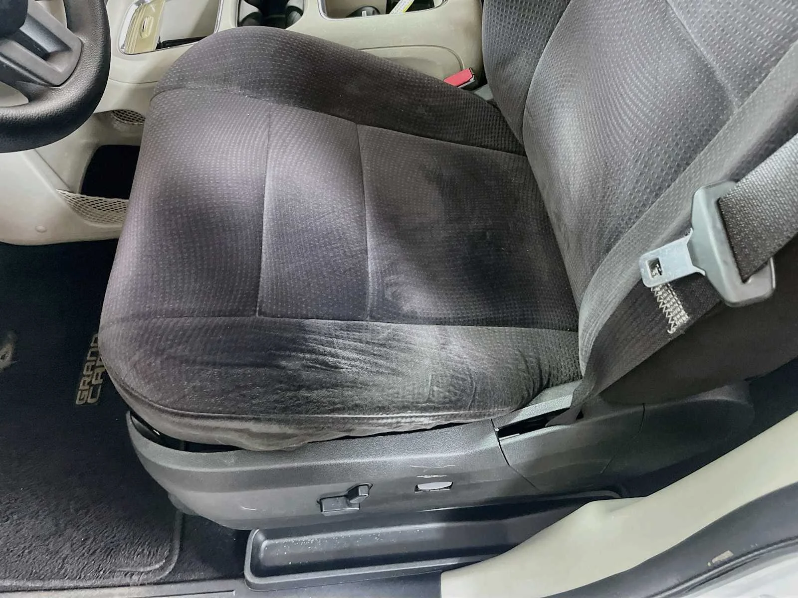 Used 2014 Bright White Clearcoat Dodge SXT image 15