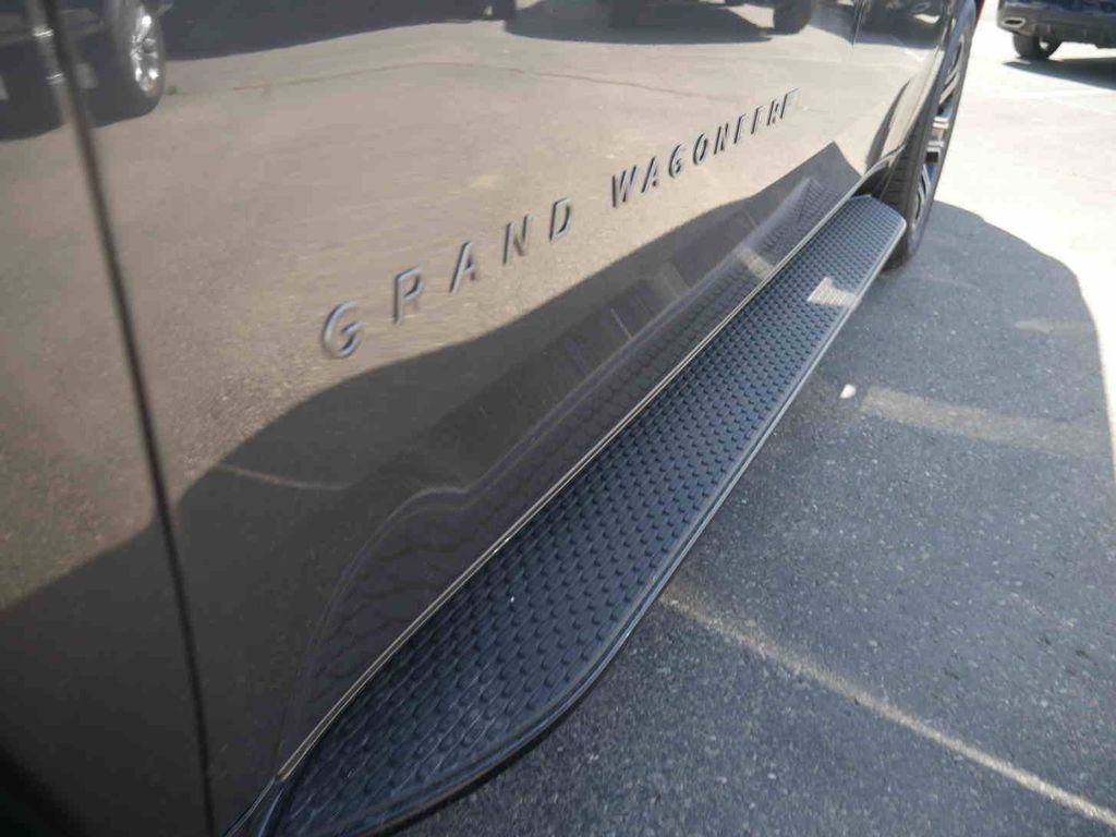 New 2026 Baltic Gray Metallic Clearcoat Jeep Grand Wagoneer image 15
