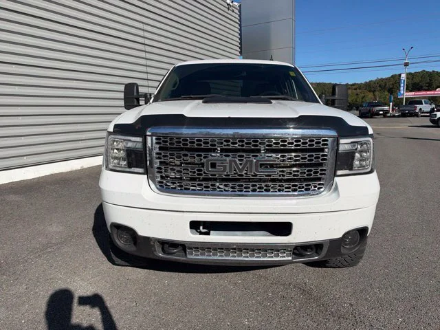 Used 2013 White GMC Denali image 2