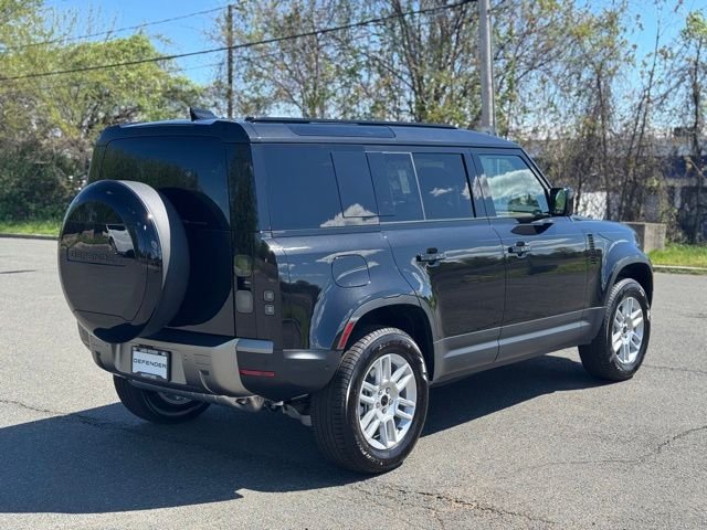 New 2026 Santorini Black Land Rover S image 5
