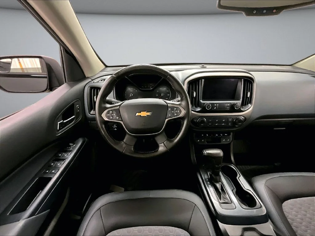 Used 2020 Black Chevrolet Z71 image 9