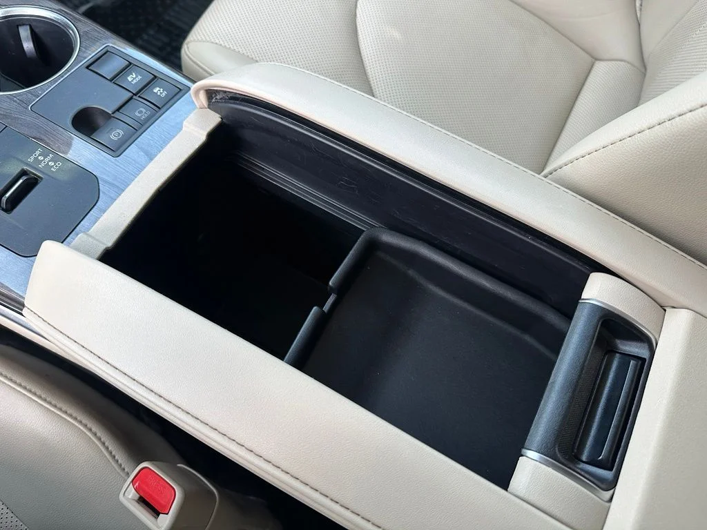 Used 2023  Toyota Limited image 13