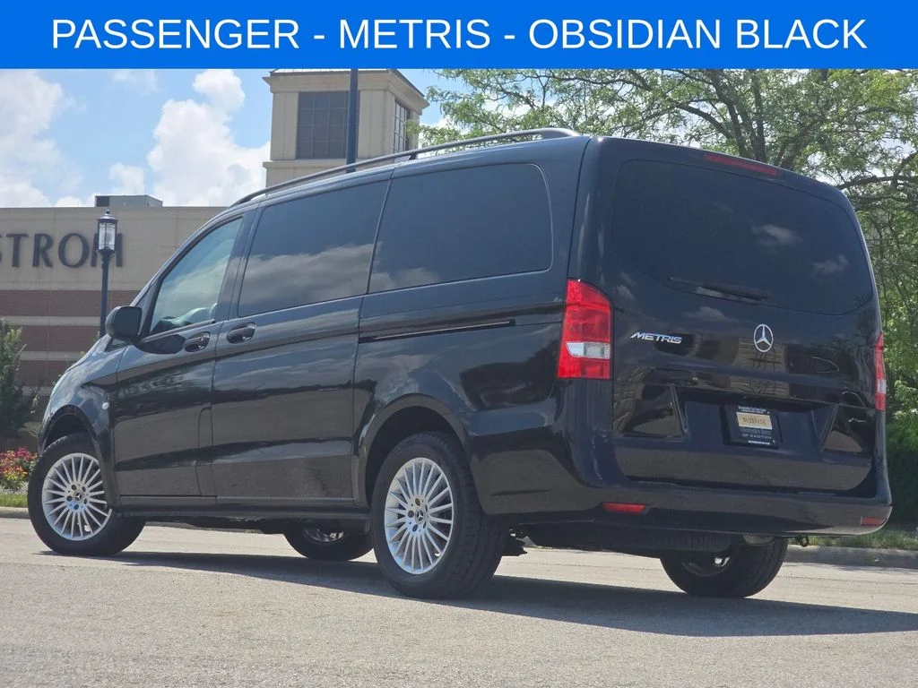 Used 2023  Mercedes-Benz Passenger image 9