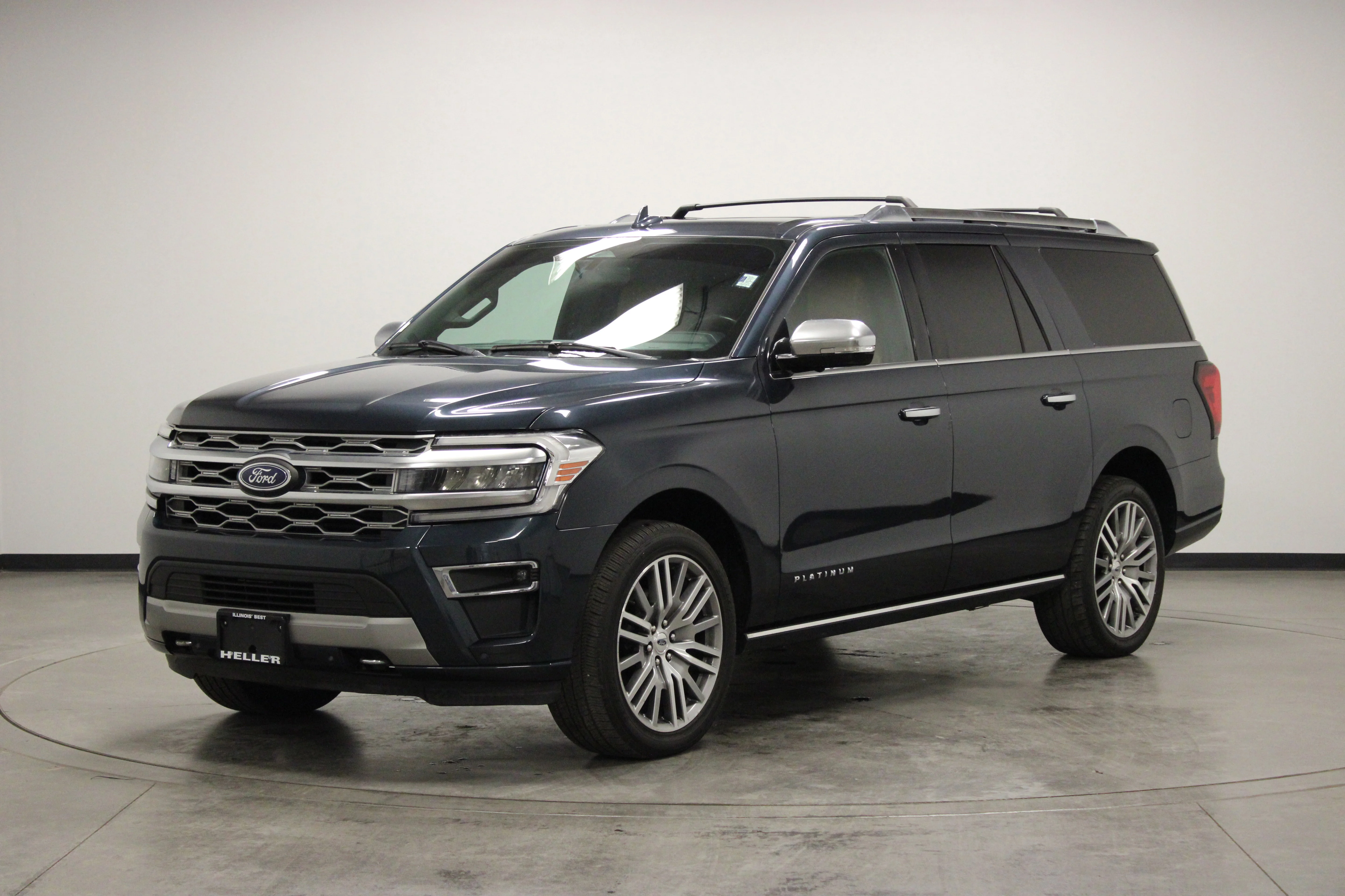 Used 2022 Blue Metallic Ford Platinum image 4