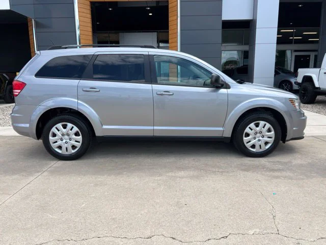 Used 2017 Silver Dodge SE image 2