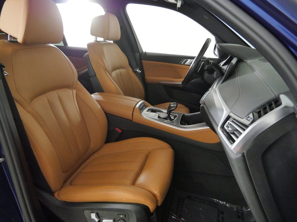 Used 2021 Phytonic Blue Metallic BMW xDrive40i image 22