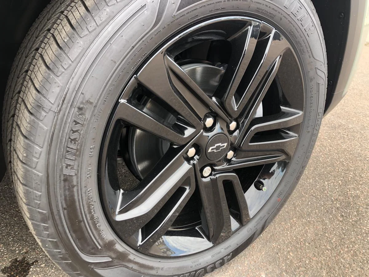 New 2026 Green Chevrolet Fwd 4dr Activ image 9
