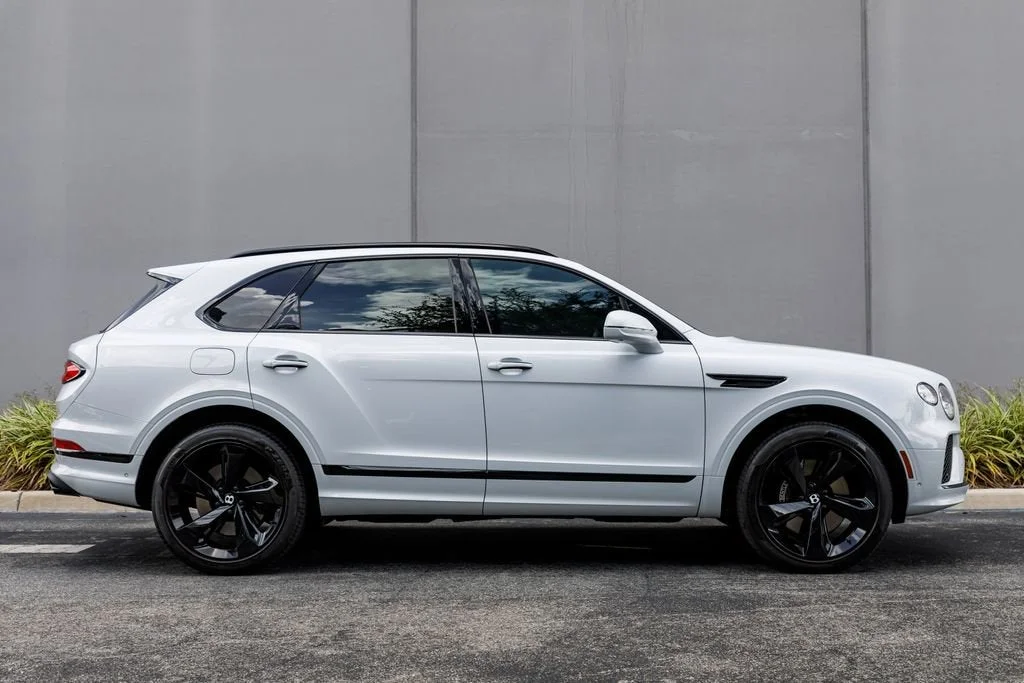 Used 2023 White Bentley  image 6