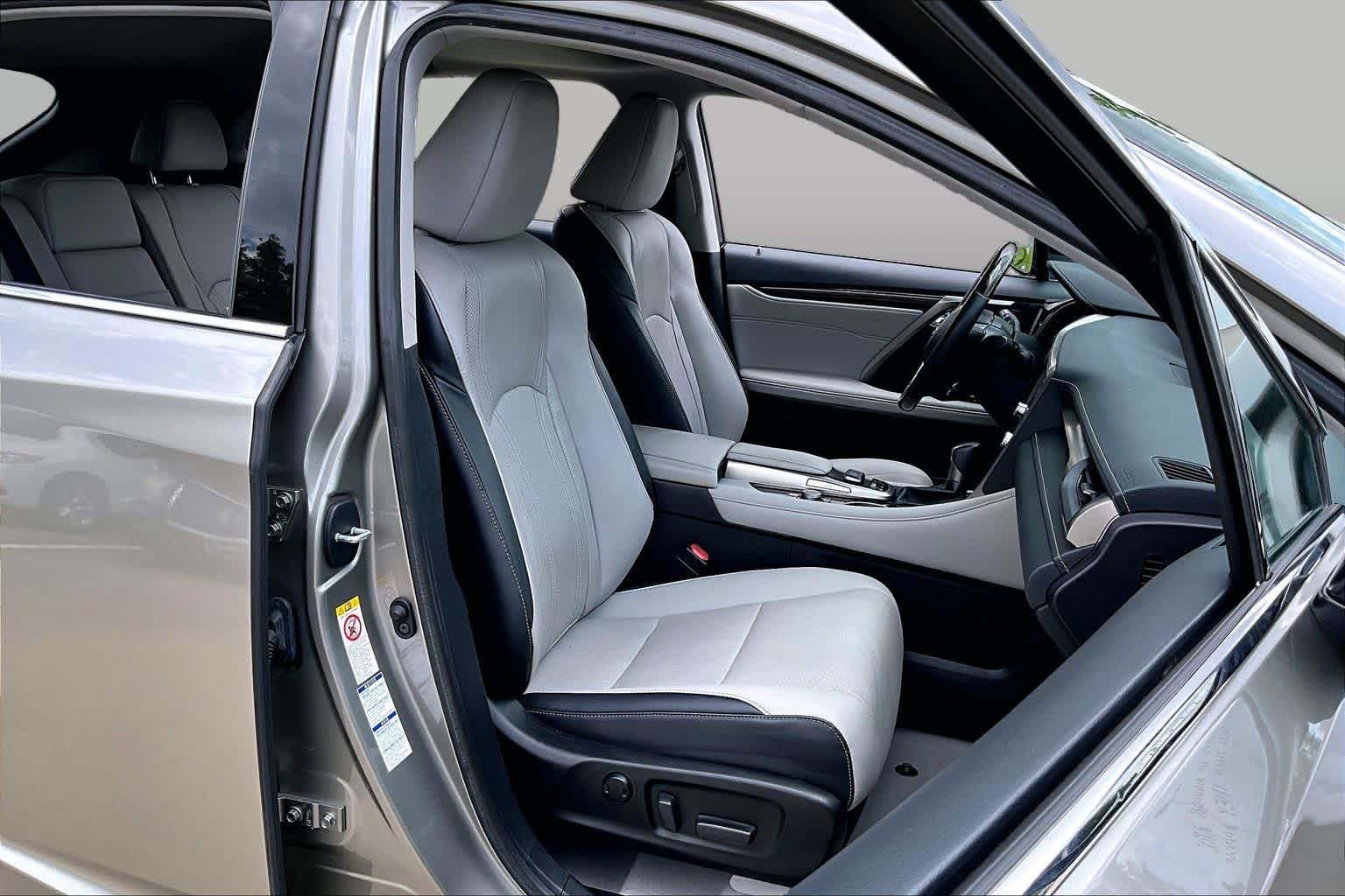 Used 2019 Atomic Silver Lexus  image 8