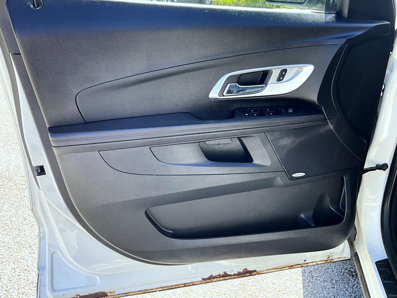 Used 2013 White Chevrolet LTZ image 10