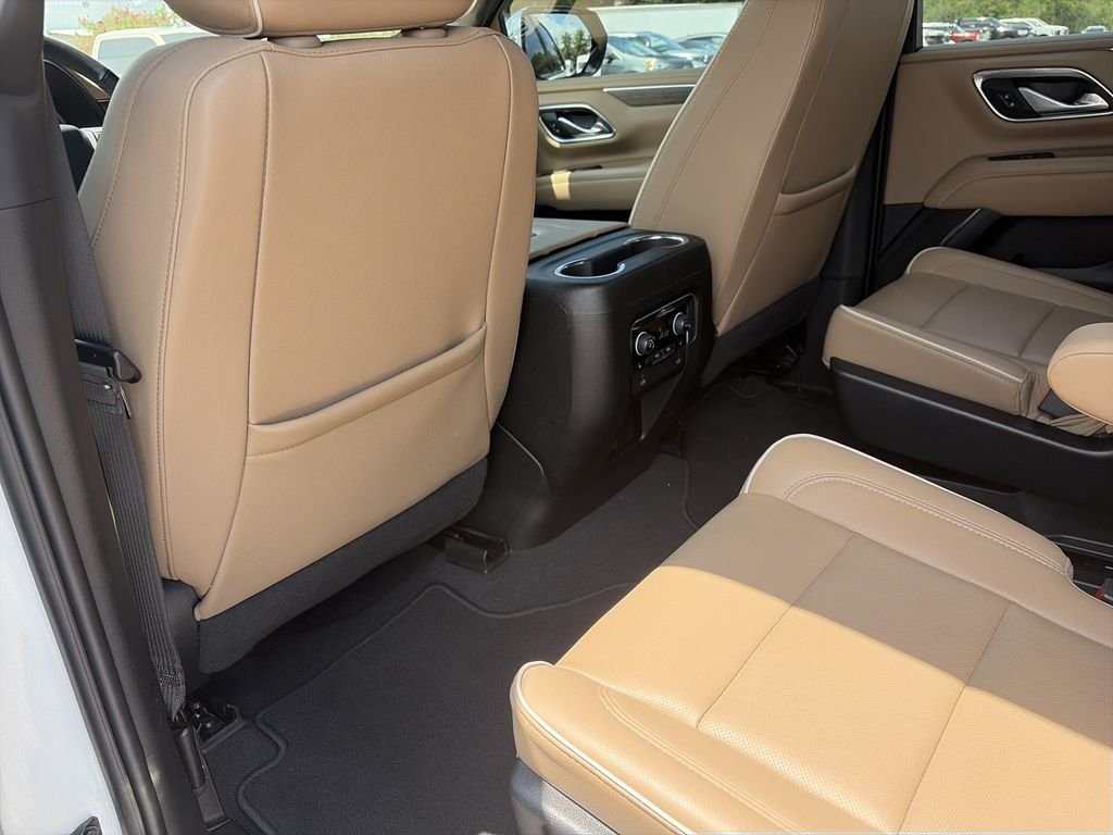 Certified Used 2023 Iridescent Pearl Tricoat Chevrolet Premier image 29