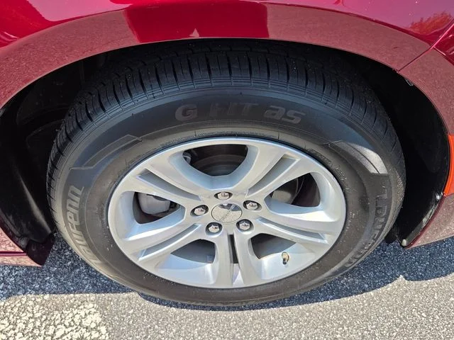 Used 2023 Red Dodge SXT image 7