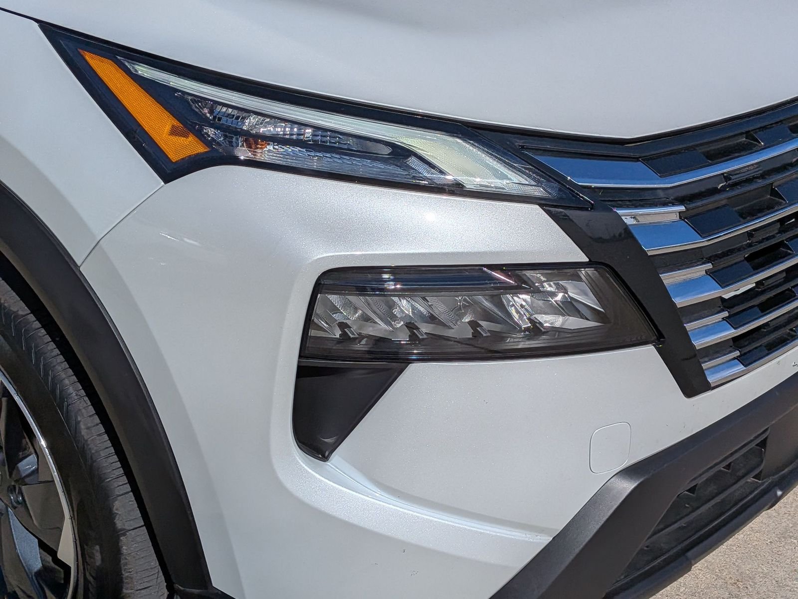 Certified Used 2025 White Pearl Nissan SV image 36