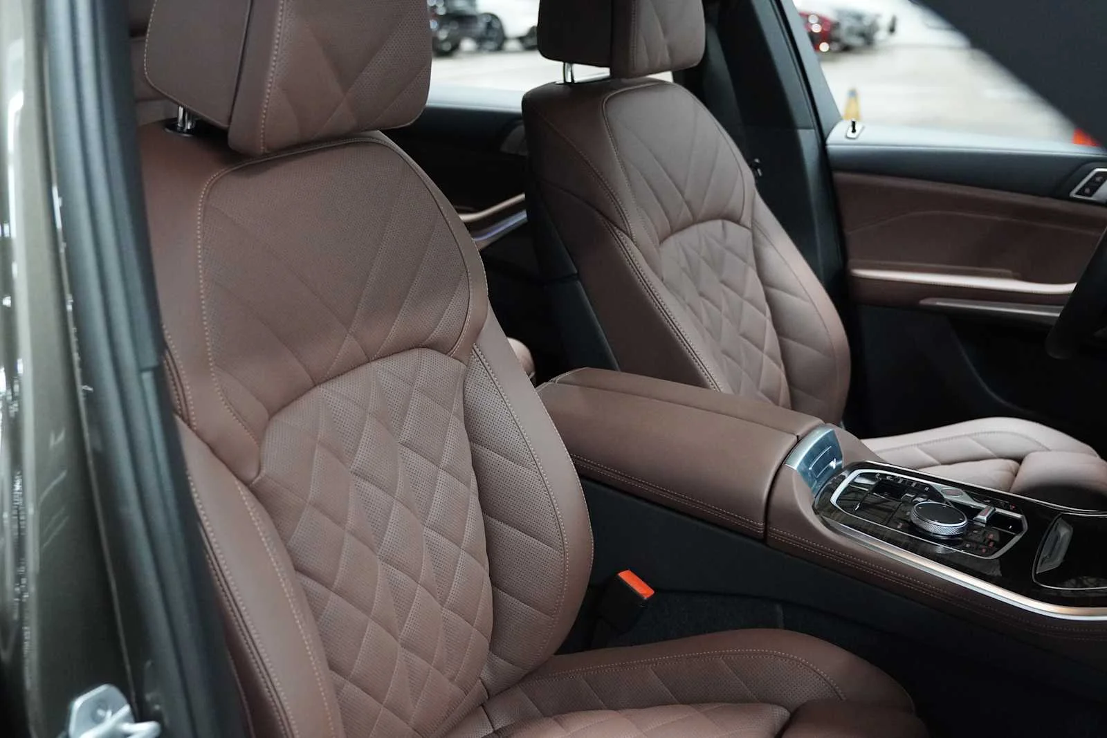 New 2026 Manhattan Green Metallic BMW xDrive40i image 9
