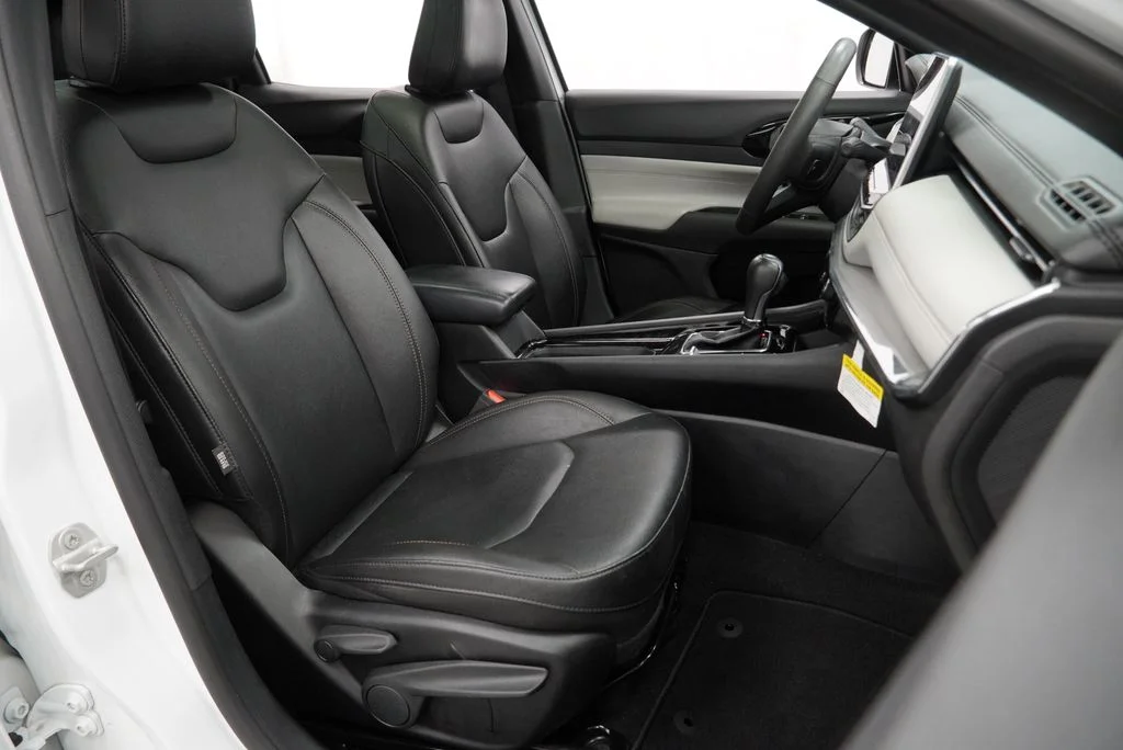 Used 2024 White Jeep Limited image 49