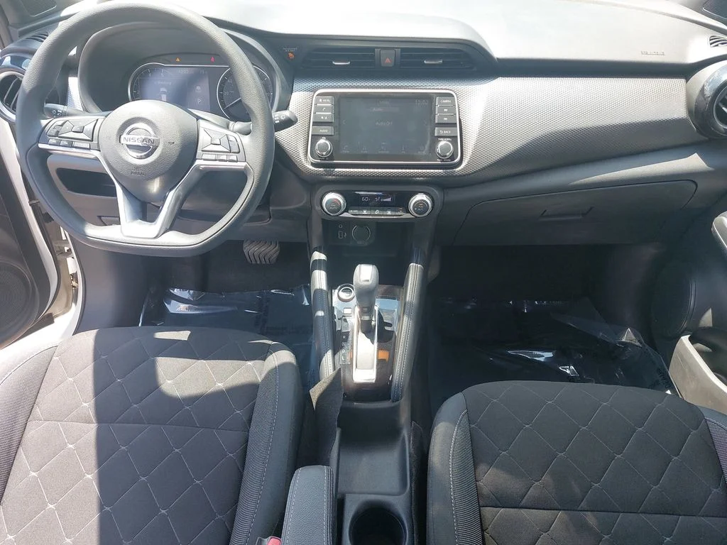 Used 2020 White Nissan SV image 9