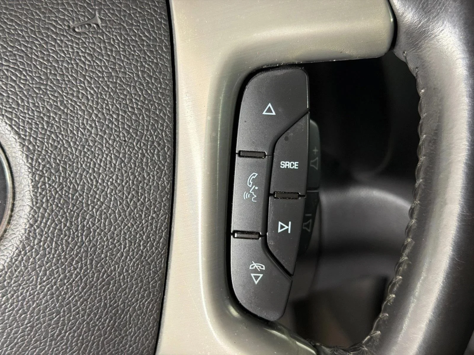 Used 2014 White Chevrolet LT image 26