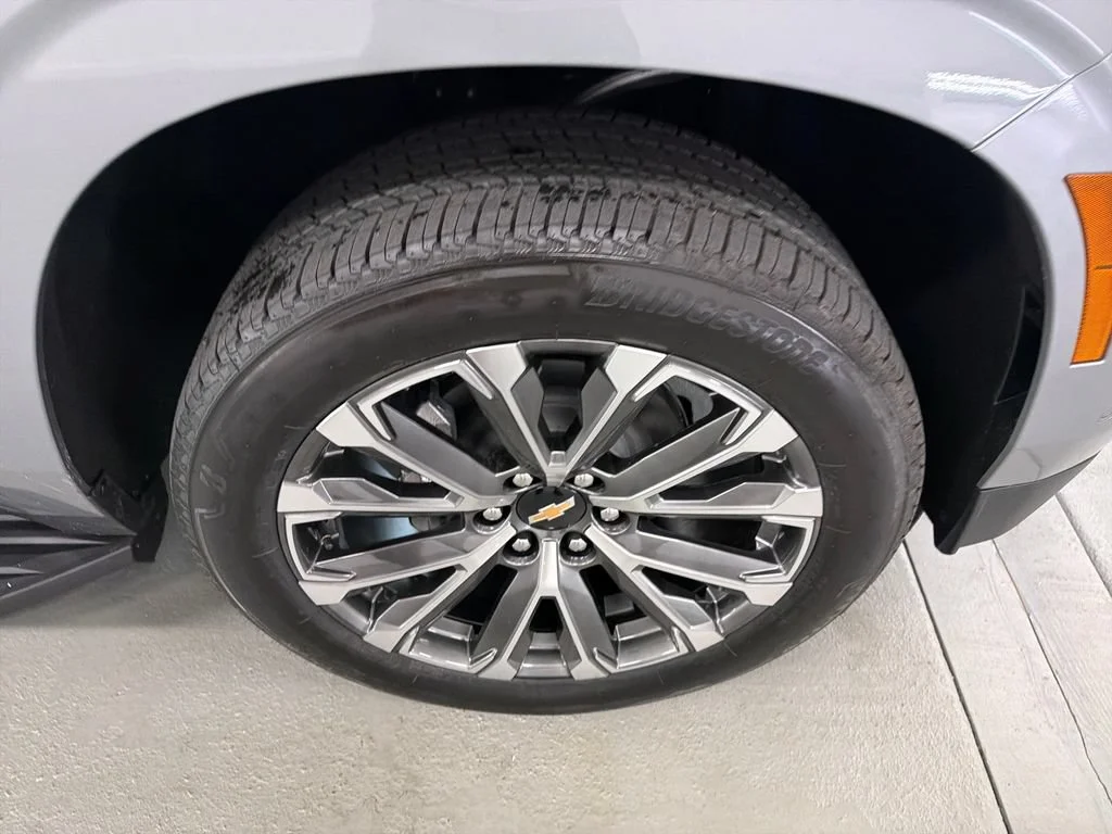 New 2026 Sterling Gray Metallic Chevrolet High Country image 4