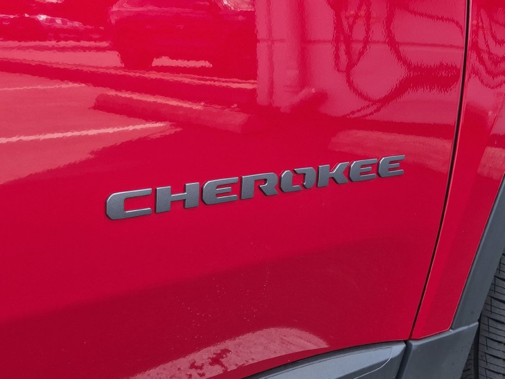 New 2026 Red Hot Pearl-Coat Exterior Paint Jeep Limited image 26