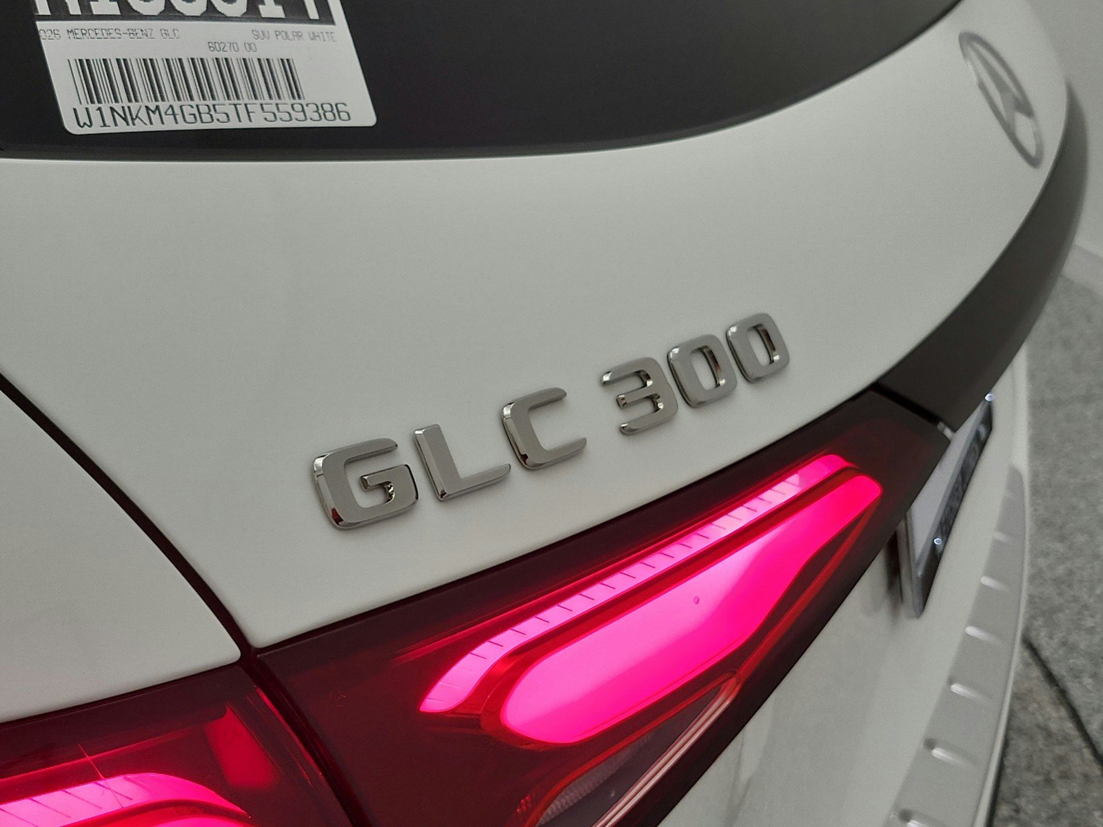 New 2026 Polar White Mercedes-Benz GLC 300 SUV image 17