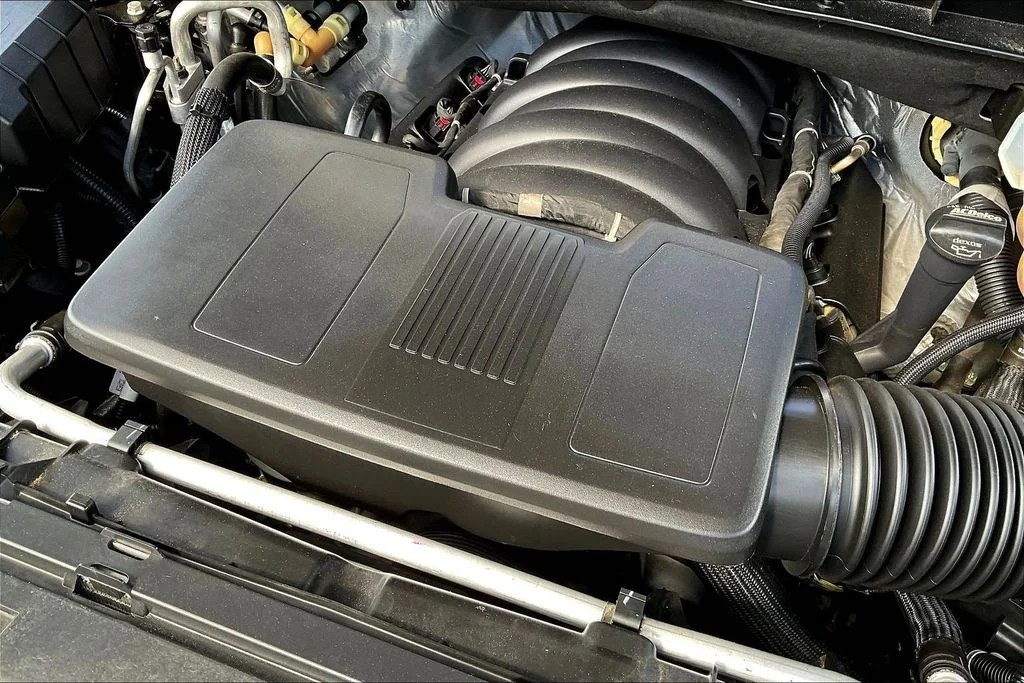 Used 2023 Black Chevrolet Z71 image 33