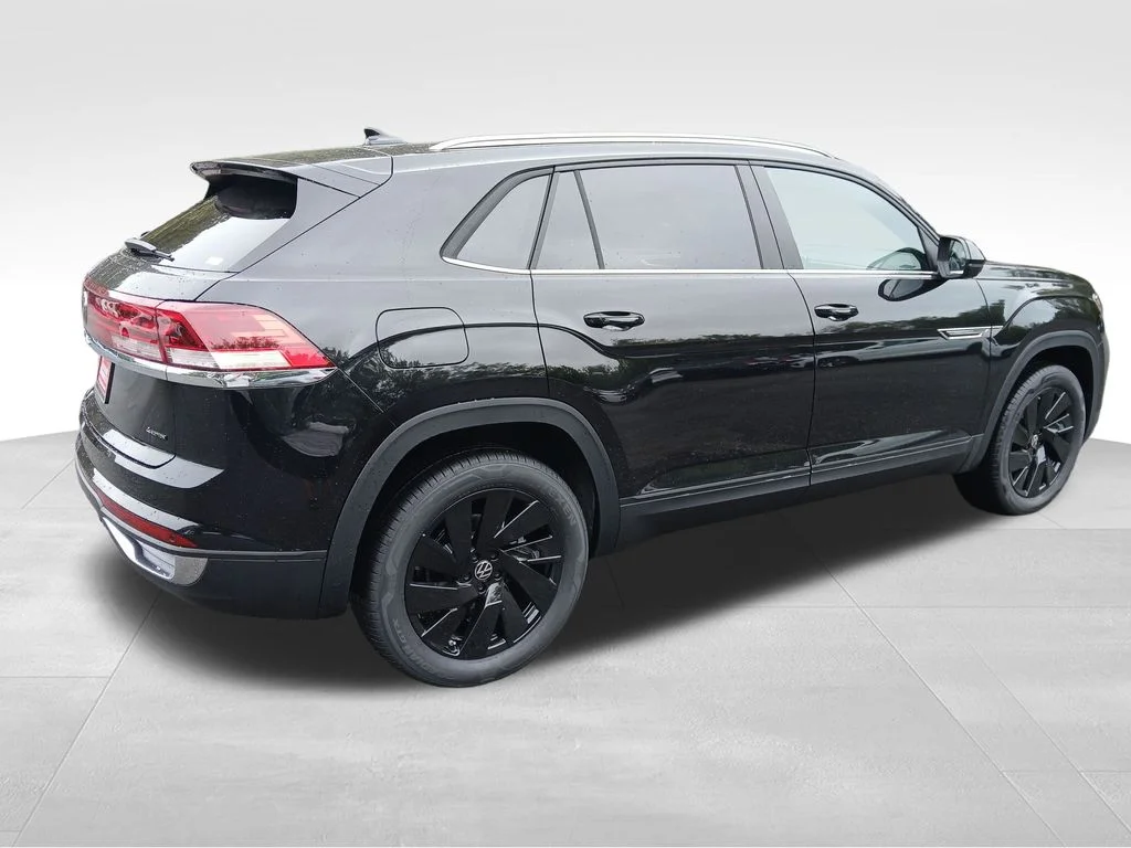 New 2026 Black Volkswagen SE w/Technology image 5