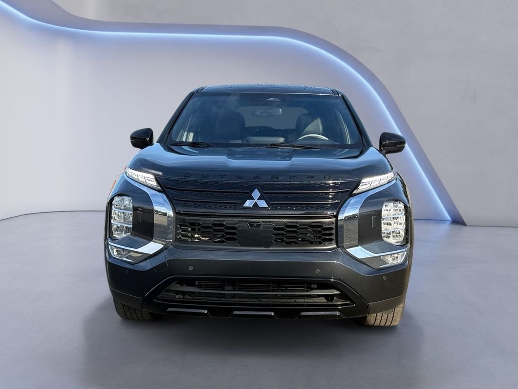 Used 2024  Mitsubishi SE Black Edition w/Pano Roof image 8