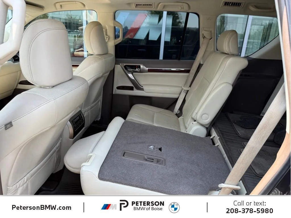 Used 2017 Red Lexus 460 image 16