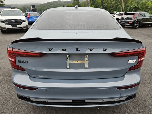 2023 Volvo S60 Recharge T8 Plus photo 4